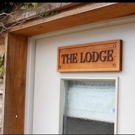 Cotswolds Lodge In Minster Lovell Eksteriør billede